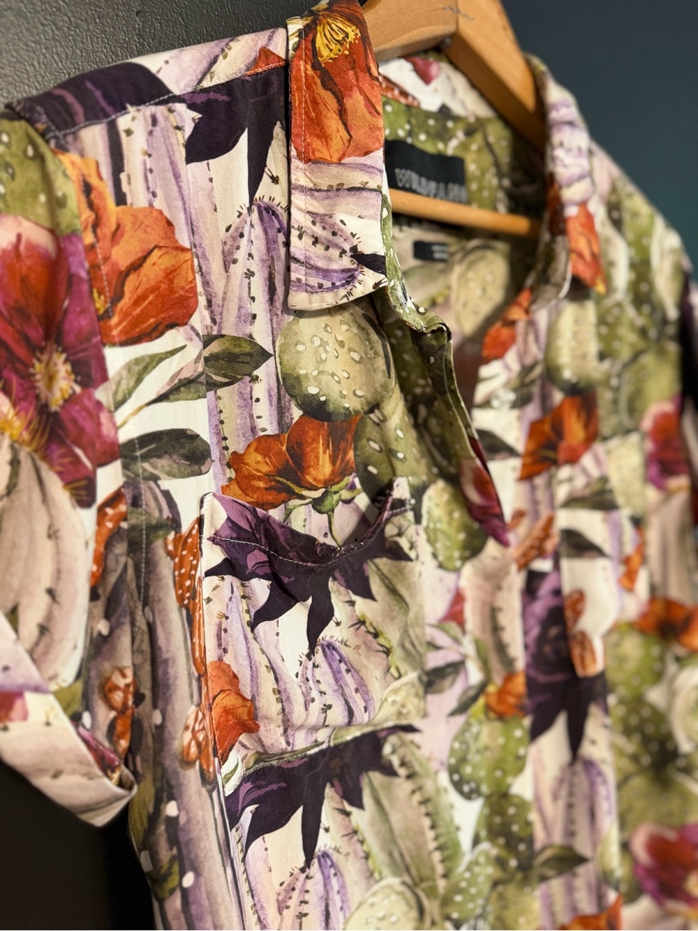 Wildfang Empower Short Sleeve Shirt in Cactus Floral - Picture 3 of 16